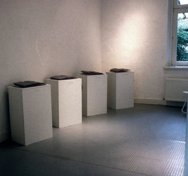 1989, Joy.. Bücher in der Galerie Parduhn, Dsseldorf